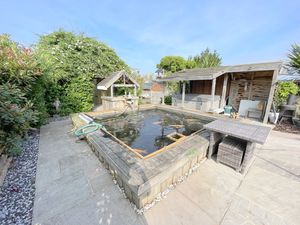 Merrilees Crescent- click for photo gallery